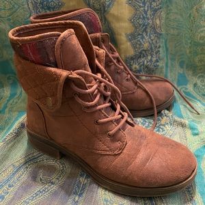 American Eagle Fabric Combat Style Boot